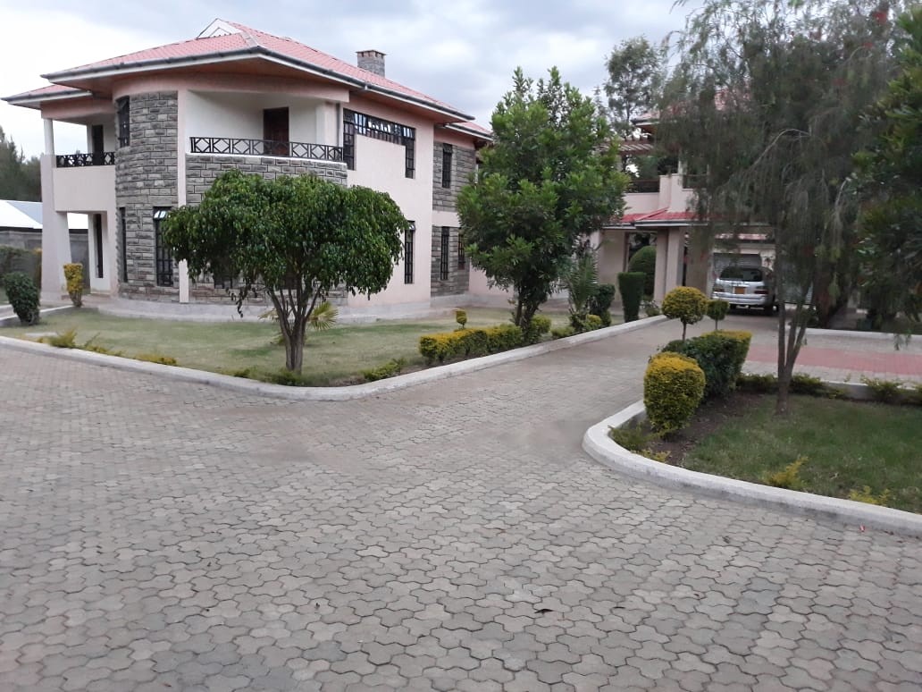 SIX BEDROOM RESIDENTIAL HOUSE